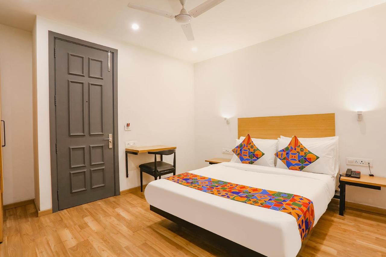 Fabexpress D2 Paschim Vihar Hotel Delhi  Exterior photo